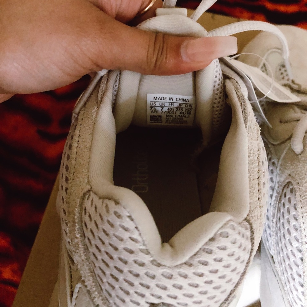 Yeezy 500 ‘Blush’ - Picture 6 of 8